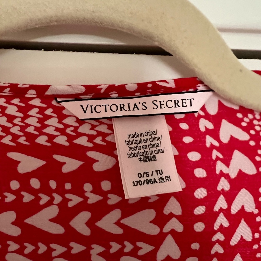 Red Patterned Women's Short Robe - Picture 3 of 3